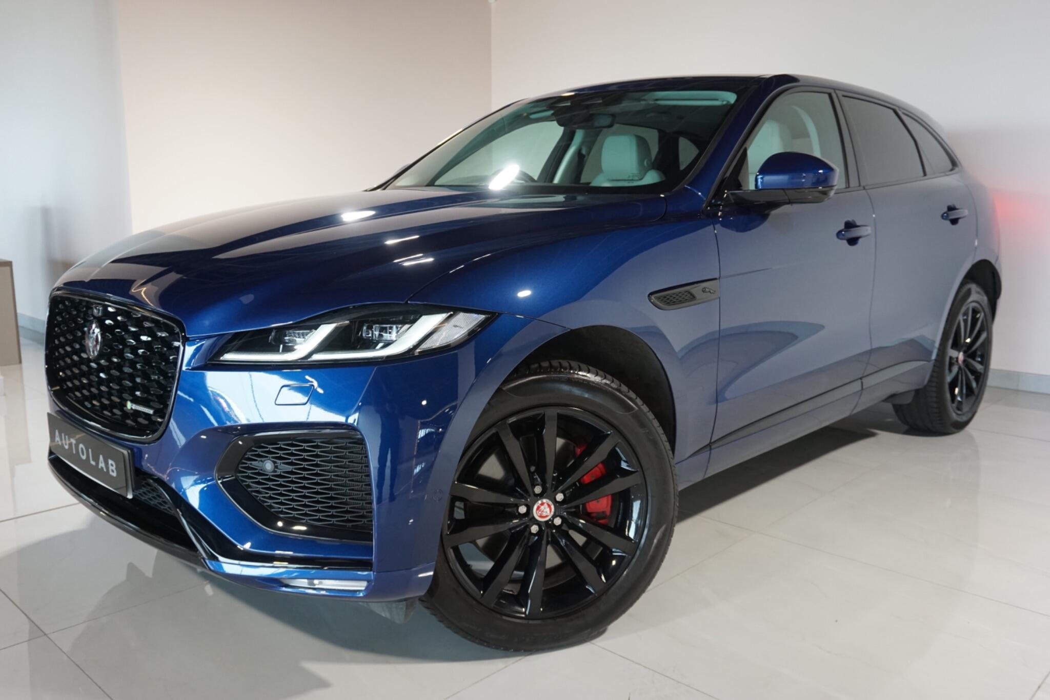 Jaguar F-PACE 3.0 D300 MHEV R-Dynamic SE SUV 5dr Diesel Auto AWD Euro 6 (s/s) (300 ps)